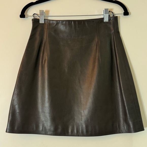 Christian Dior - 100% Lamb Skin Leather Skirt - 100% silk lining. Size US 4 - Picture 2 of 6